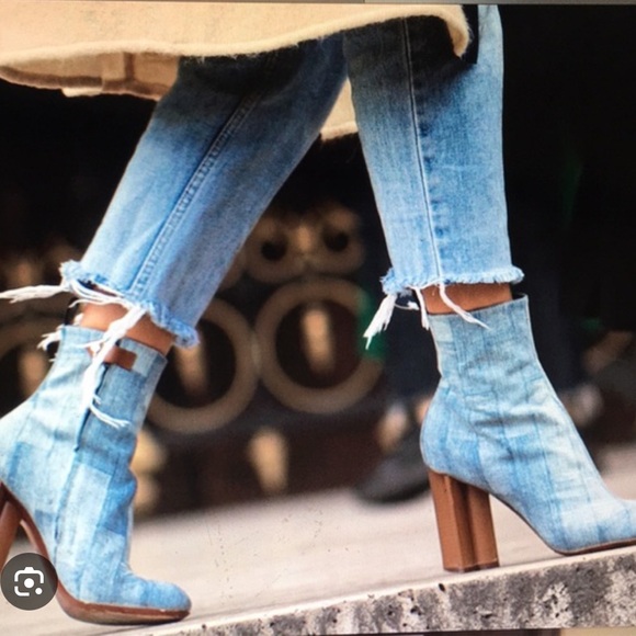 LOUIS VUITTON SWINGING BOOTS SIZE 39 - Picture 10 of 10